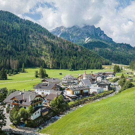 Gasthof Albergo Dolomiten Braies  Exterior foto