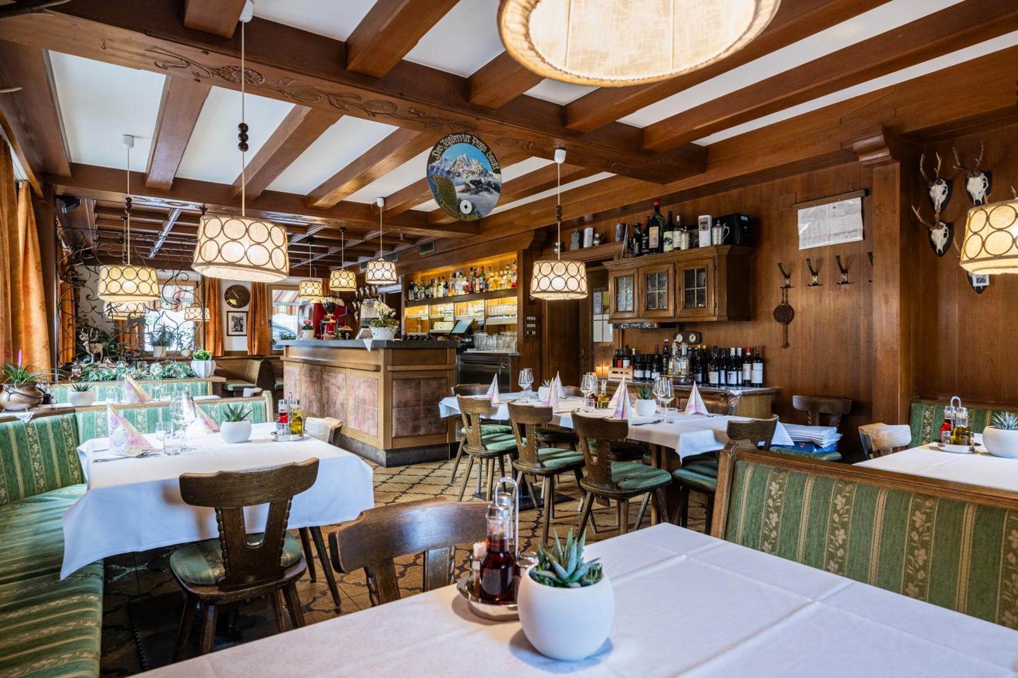 Gasthof Albergo Dolomiten Braies  Exterior foto