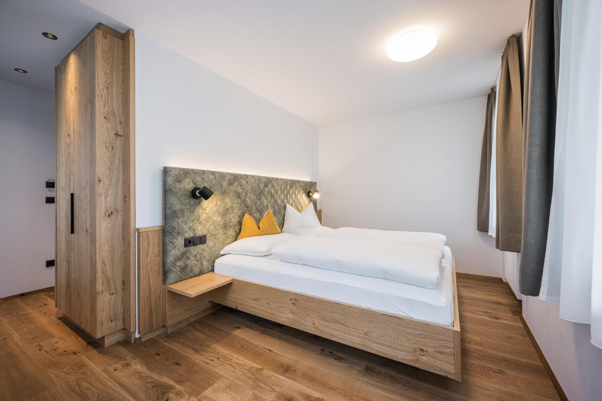 Gasthof Albergo Dolomiten Braies  Exterior foto
