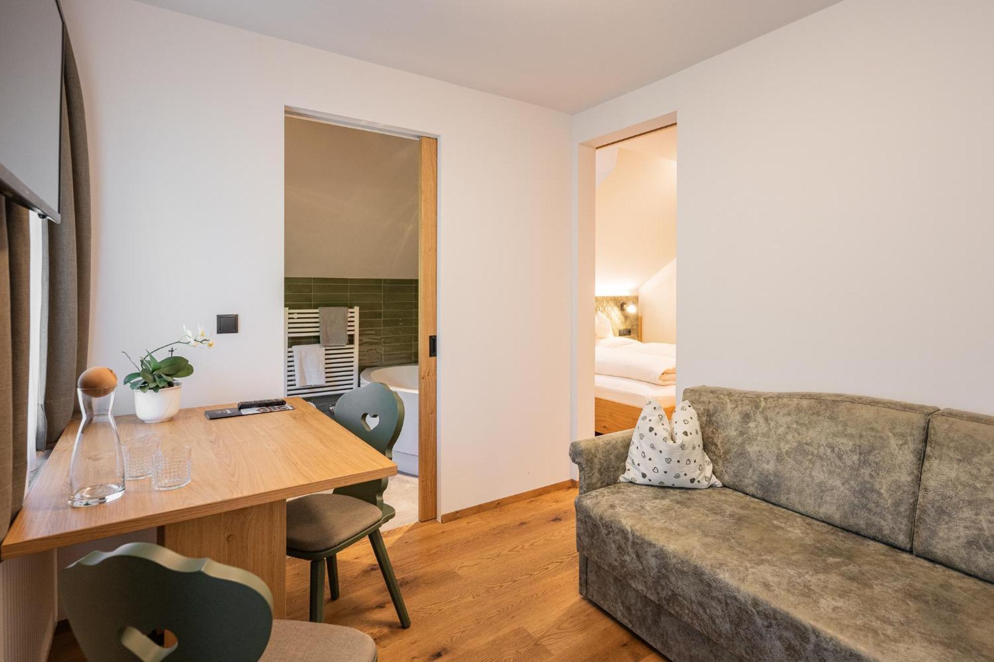 Gasthof Albergo Dolomiten Braies  Exterior foto